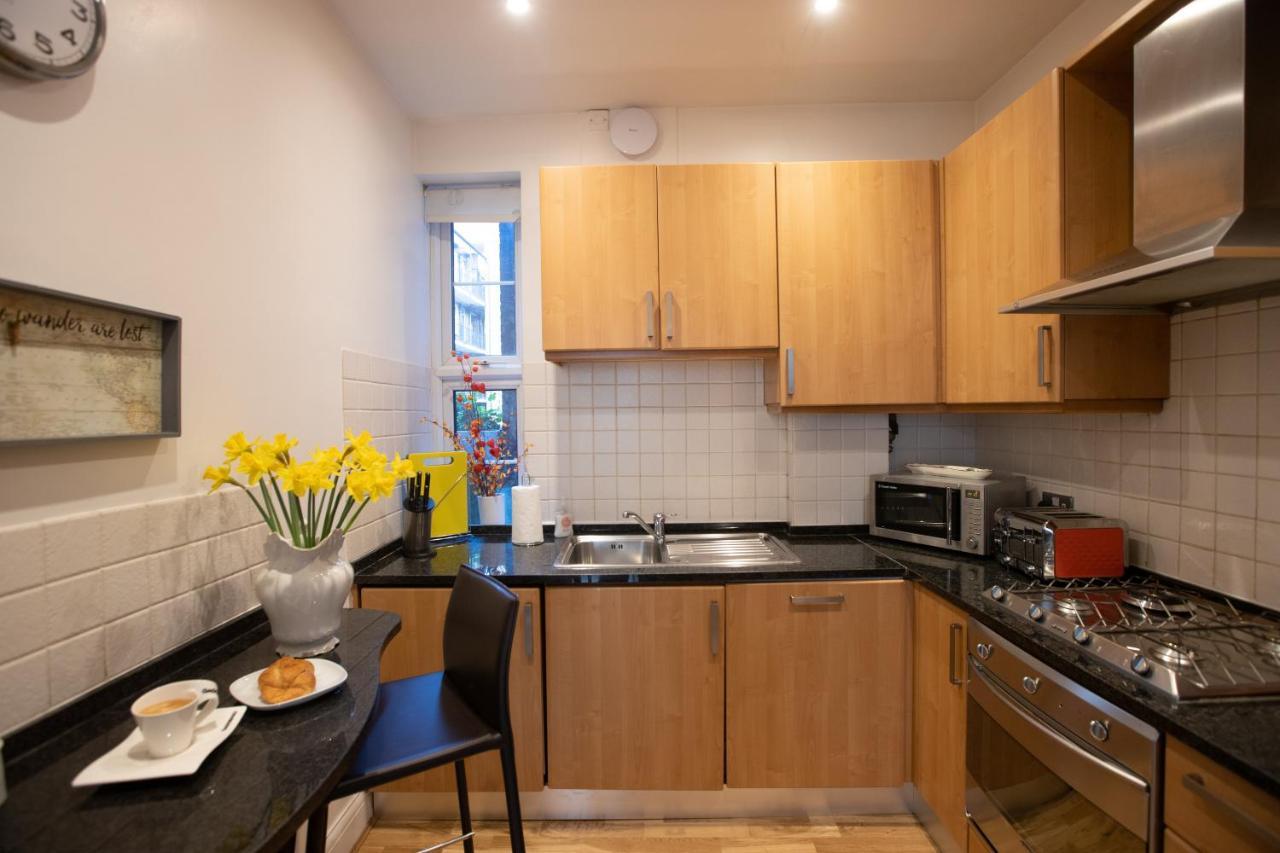 The Wanderlust - 1 Bedroom Apartment L Sleeps 4 With Sofa Bed L Prime Location Plus Free Wifi L Perfect For Business & Leisure Travelers L 15Percent Off Weekly & 20Percent Off Monthly Stays! London Eksteriør bilde
